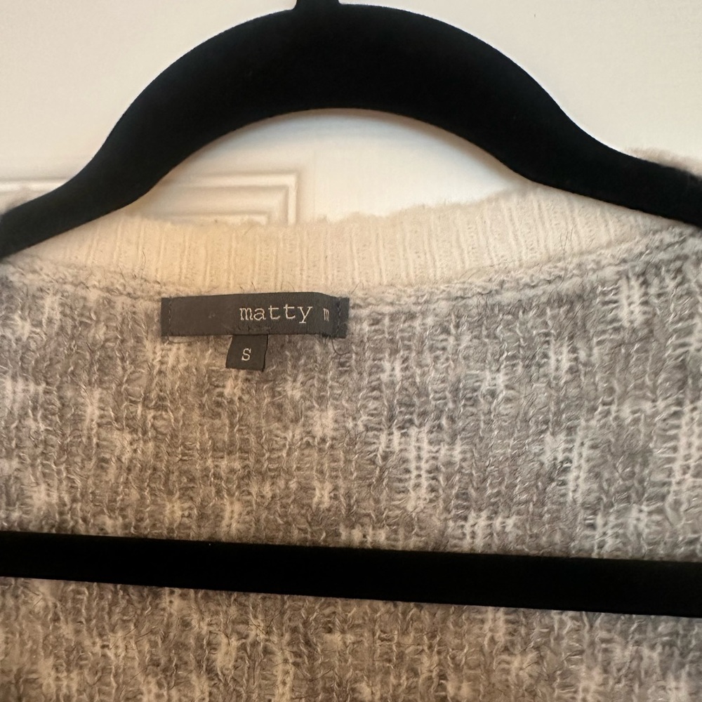 Soft Fuzzy Leopard Print Sweater V-Neck Small - Picture 3 of 4